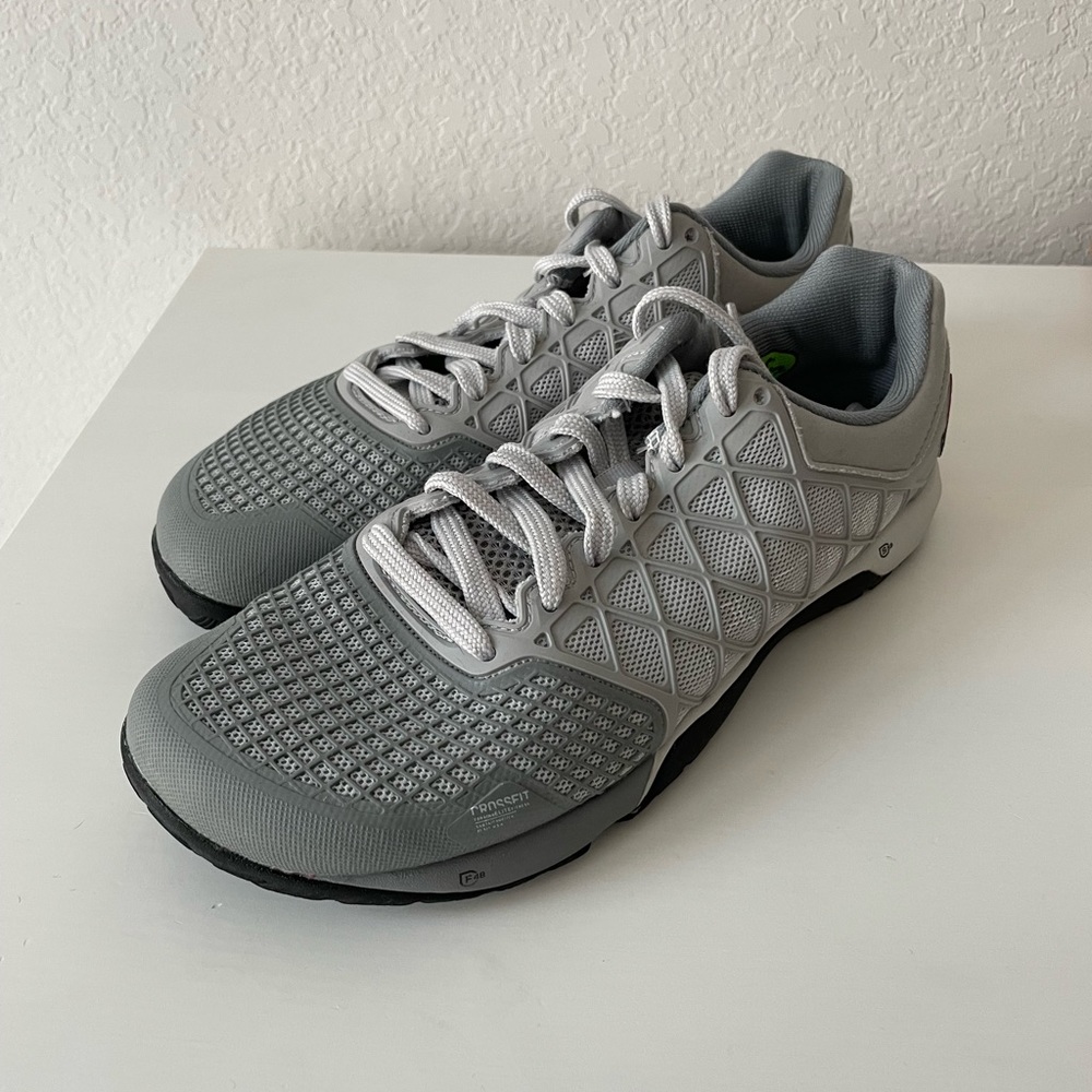 Like new Reebok nano 4.0 women’s 9 gray